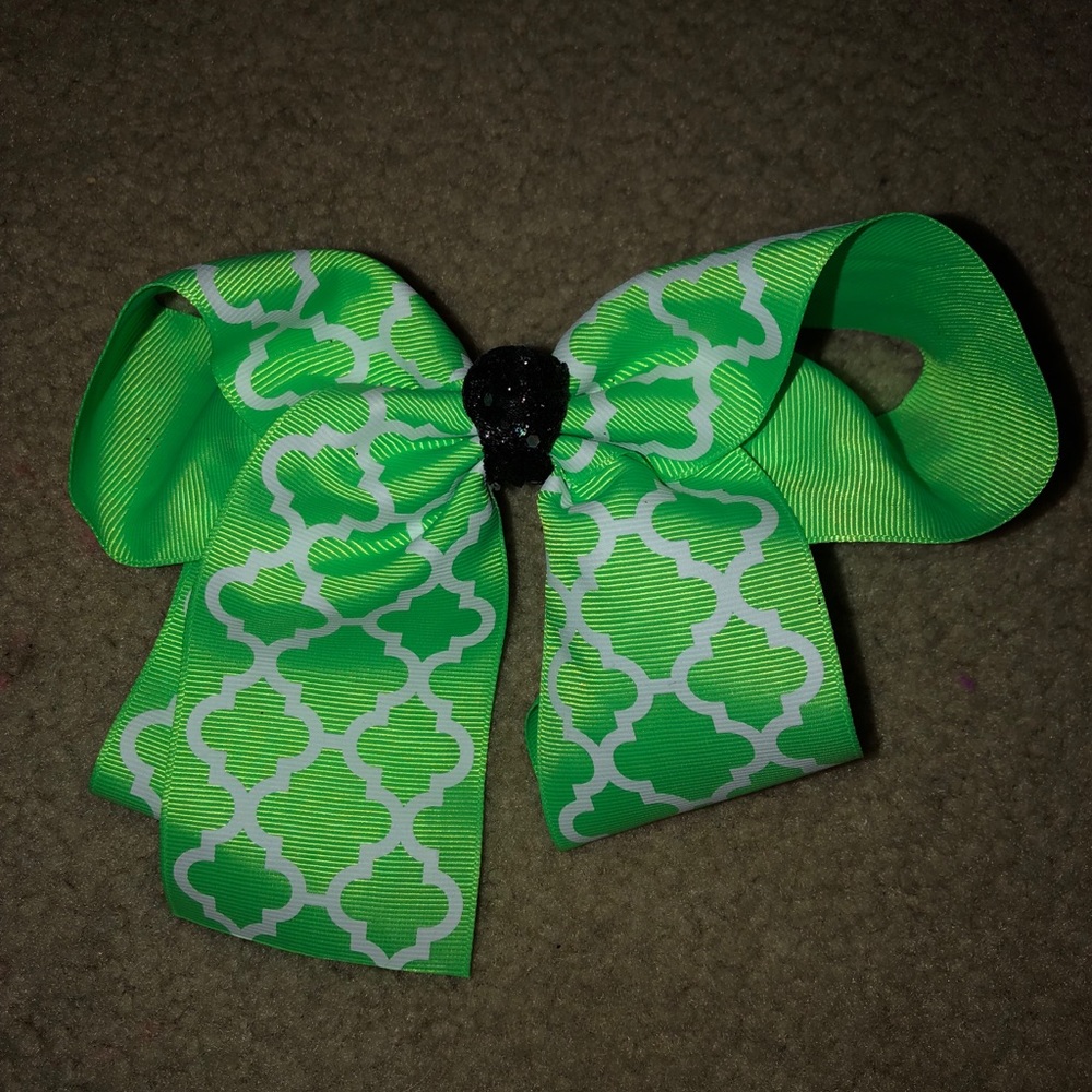 Hair bow